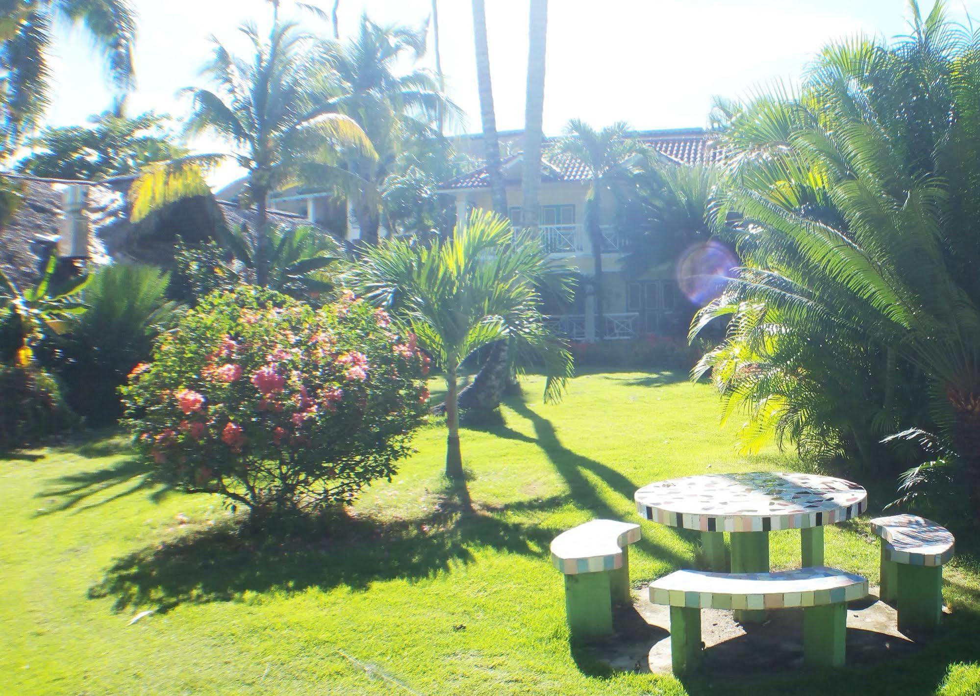 Hotel Los Pinos Las Terrenas Eksteriør bilde