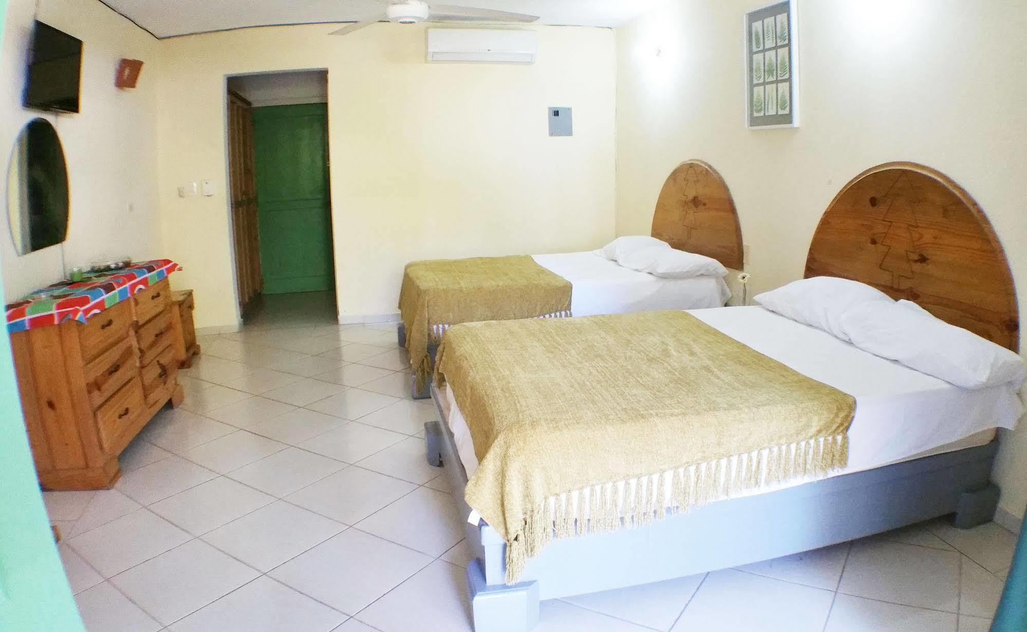 Hotel Los Pinos Las Terrenas Eksteriør bilde